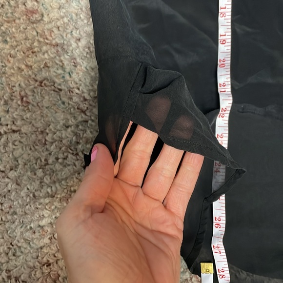 Trina Turk 100% silk top - Picture 7 of 9